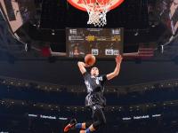 开云体育平台APP-赛道与球场，速度与韧性的双重奏