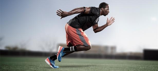 开云足球直播-绝境中的红色闪电，佩雷兹如何率领红牛车队逆转威廉姆斯王朝