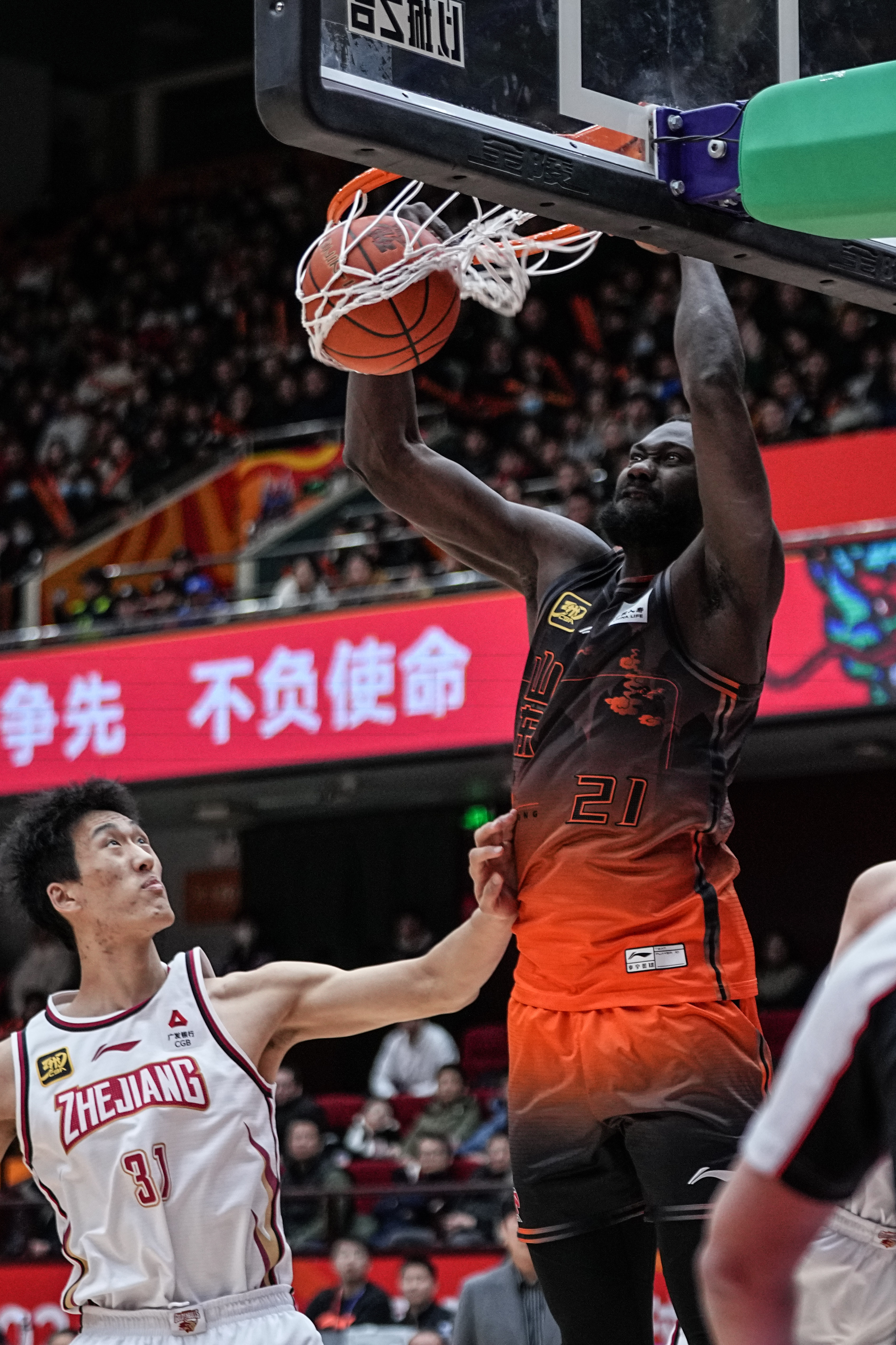 山东男篮击败吉林队，取得胜利