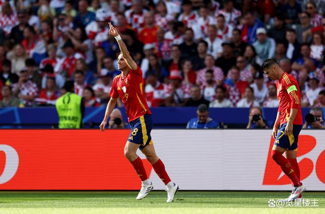 克罗地亚球员飞奔射门,实力突出取胜 克罗地亚球员飞奔射门,实力突出取胜