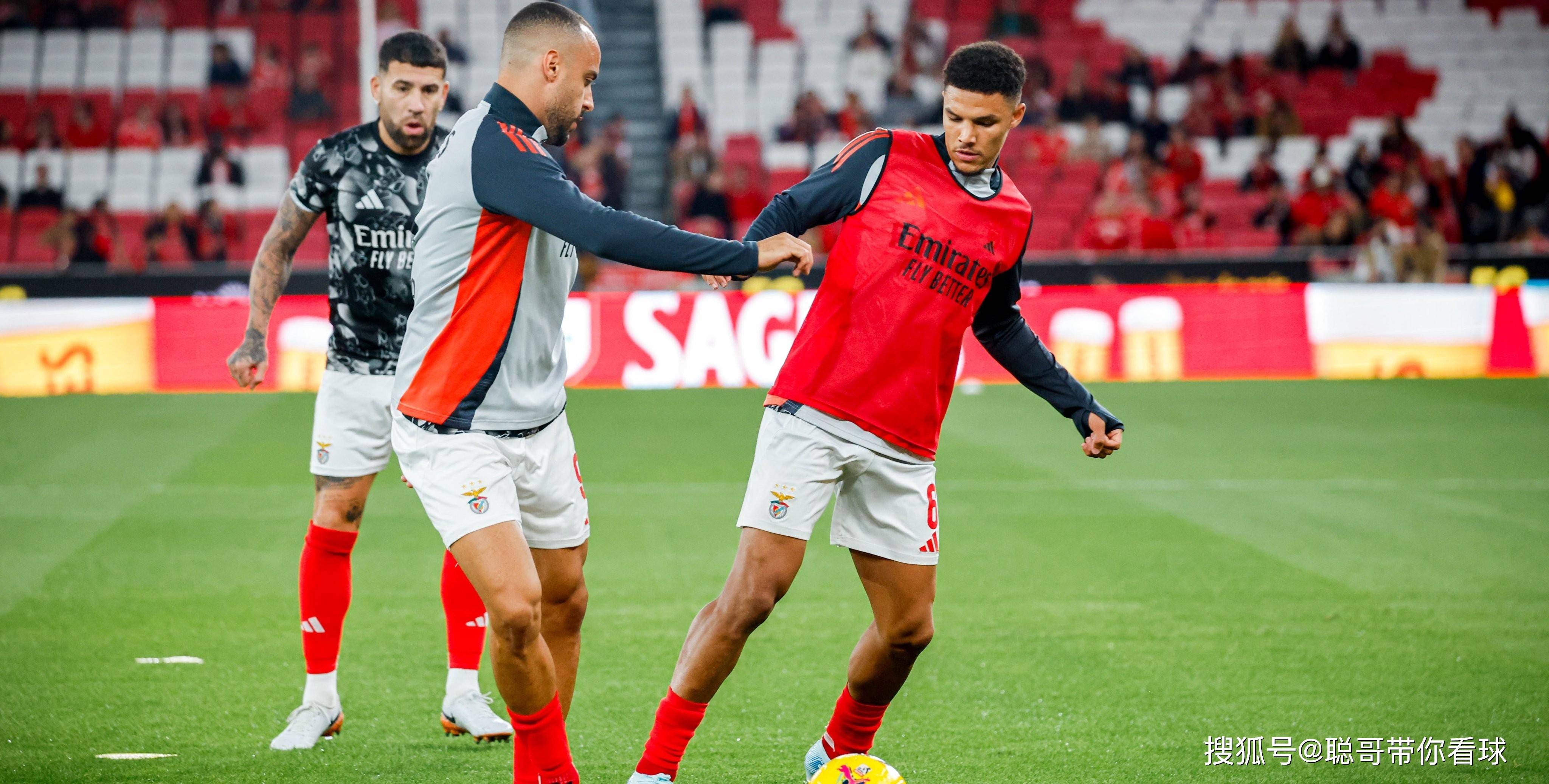 摩纳哥客场击败比利亚雷亚尔，晋级欧冠的简单介绍