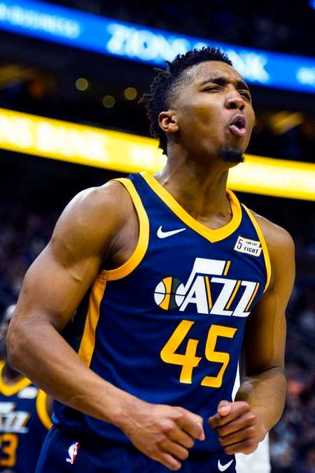 墨西哥男篮鏖战热火，萨姆·米切尔送出助攻的简单介绍