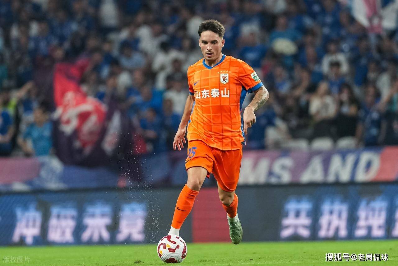 比赛中出现争议判罚,裁判决定遭到质疑 比赛中出现争议判罚,裁判决定遭到质疑