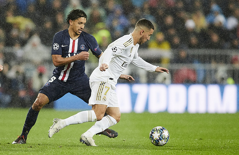 关于里昂后防组织有序，球队在防守端表现稳健强劲的信息