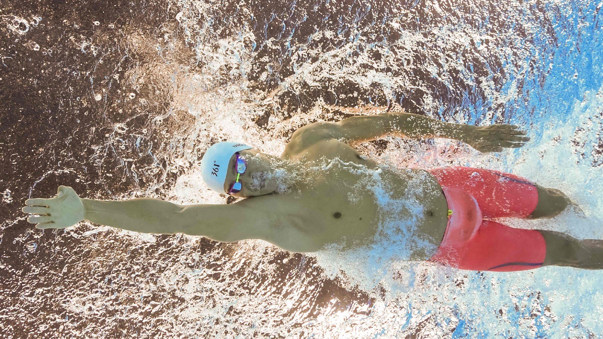 赛道上的交响诗，基米希在F1新赛季揭幕战之夜惊艳四座