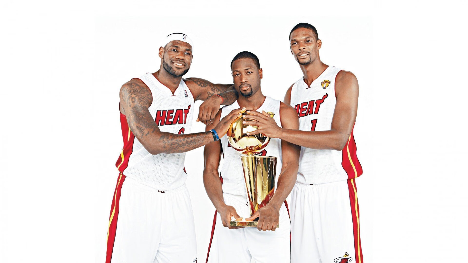 伦纳德关键节点连续得分，掘金完胜山西队背后的战术密码