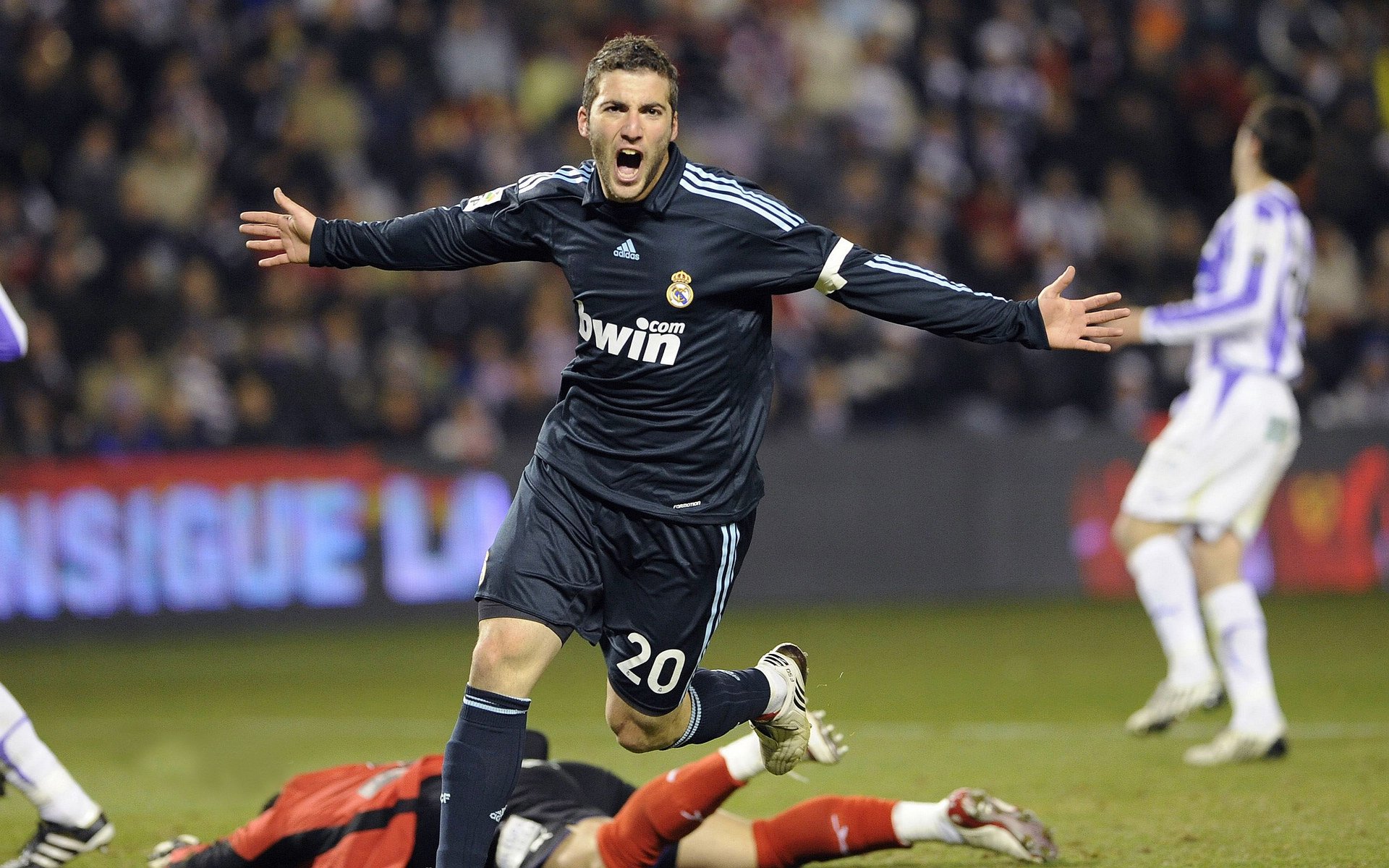 枫叶国度的法式征服，伊萨克一锤定音，法国稳稳拿下加拿大